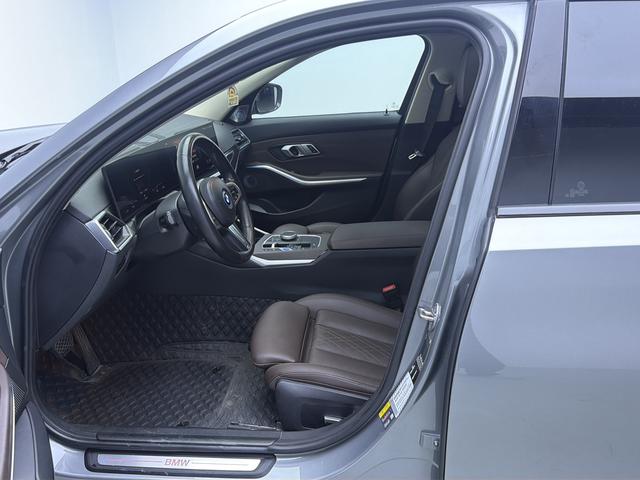 بي إم دبليو i3 2022 eDrive35L مستعملة ومعتمدة -u23837827