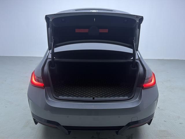 بي إم دبليو i3 2022 eDrive35L مستعملة ومعتمدة -u23837827
