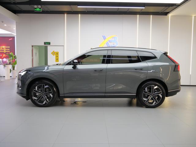 Certificated Pre-Owned Volvo XC70 2026 2WD Long Range Core -u23366207