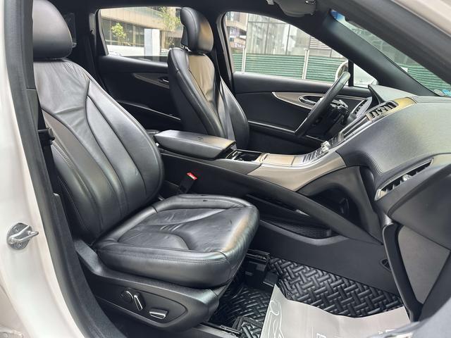 Certificated Pre-Owned Navigator (Imported) 2019 2.0T Two-Wheel Drive Premium Edition National VI -u23885164