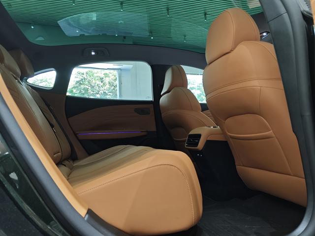 Certificated Pre-Owned Geely Galaxy Xingyao 8 PHEV 2025 Edition 130km EM-i Premium Version -u23982657