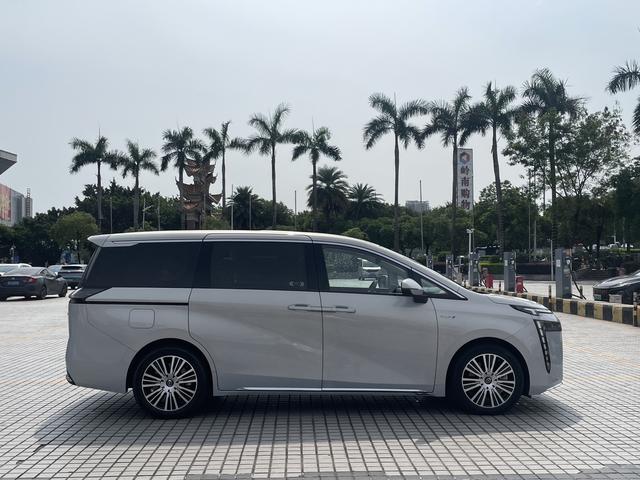 Certificated Pre-Owned GAC Trumpchi E8 PHEV 2024 2.0ATK 150km MAX+ -u23996303