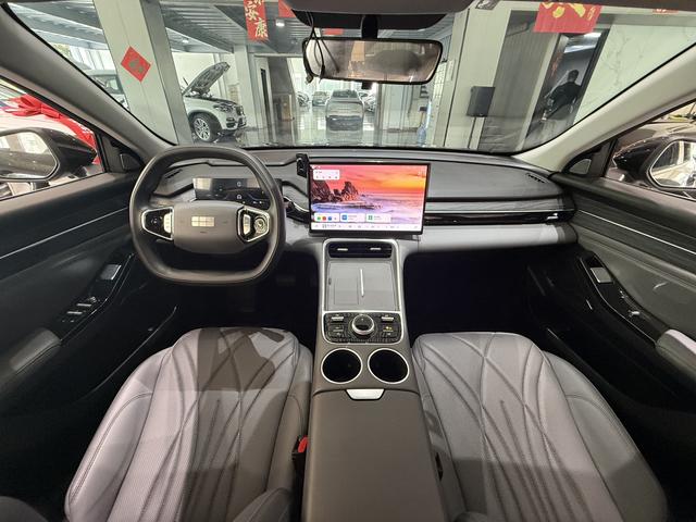 Certificated Pre-Owned Geely Galaxy L6 2025 1.5 EM-i DHT 60KM Starting Edition -u24032471