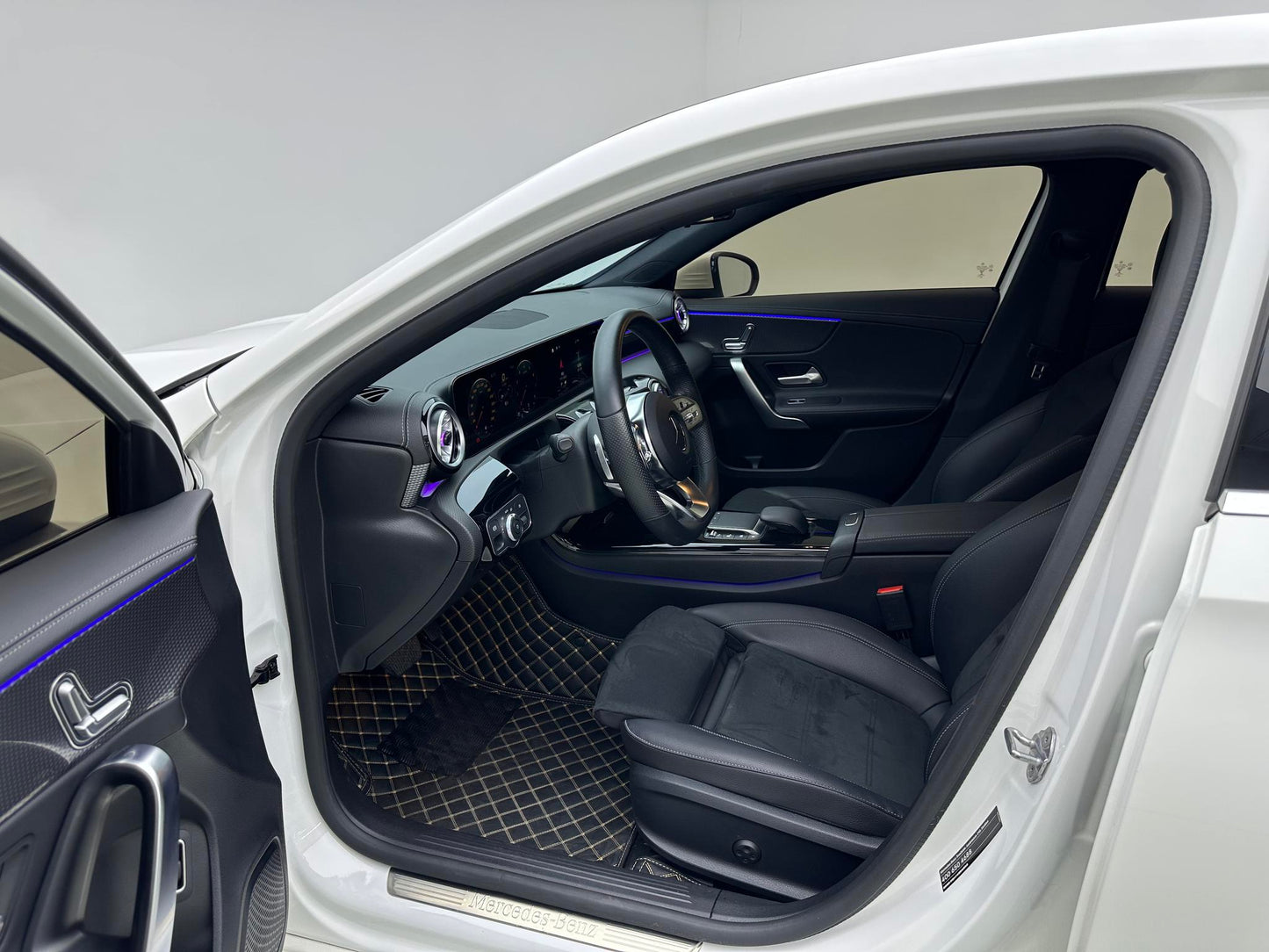 Certificated Pre-Owned Mercedes-Benz A-Class 2023 A 200 L Sport Sedan Fashion Edition -u23994298