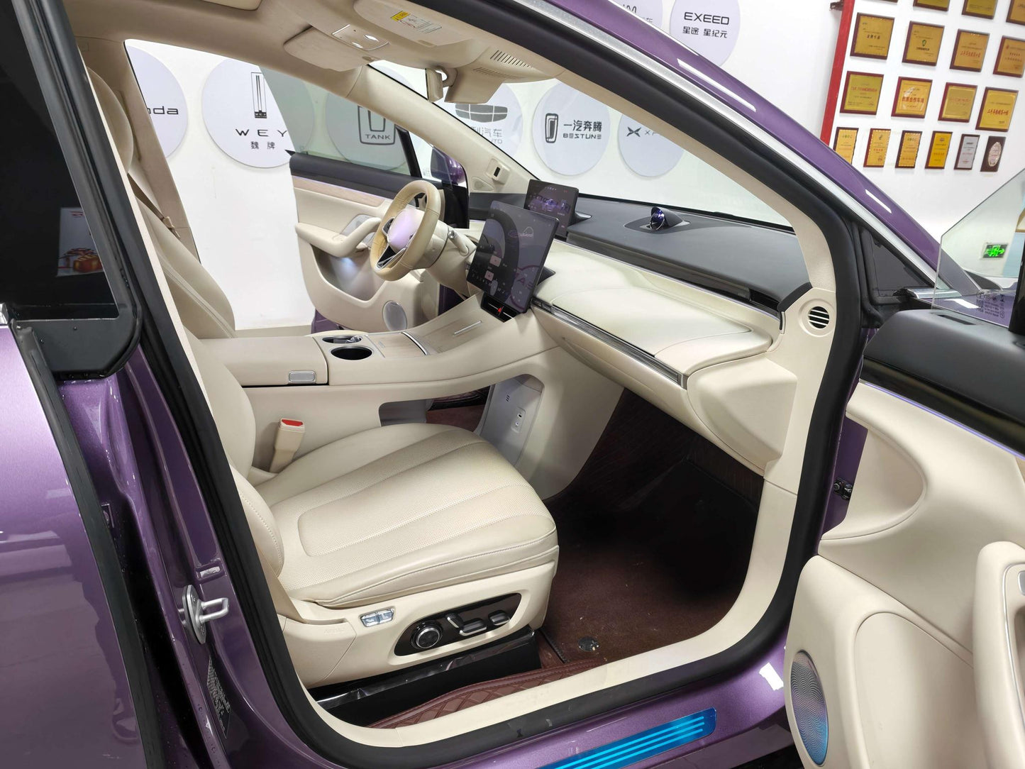 Certificated Pre-Owned Zhijie R7 2024 Edition All-Electric 82kWh Max Rear-Wheel Drive Version -u24128944
