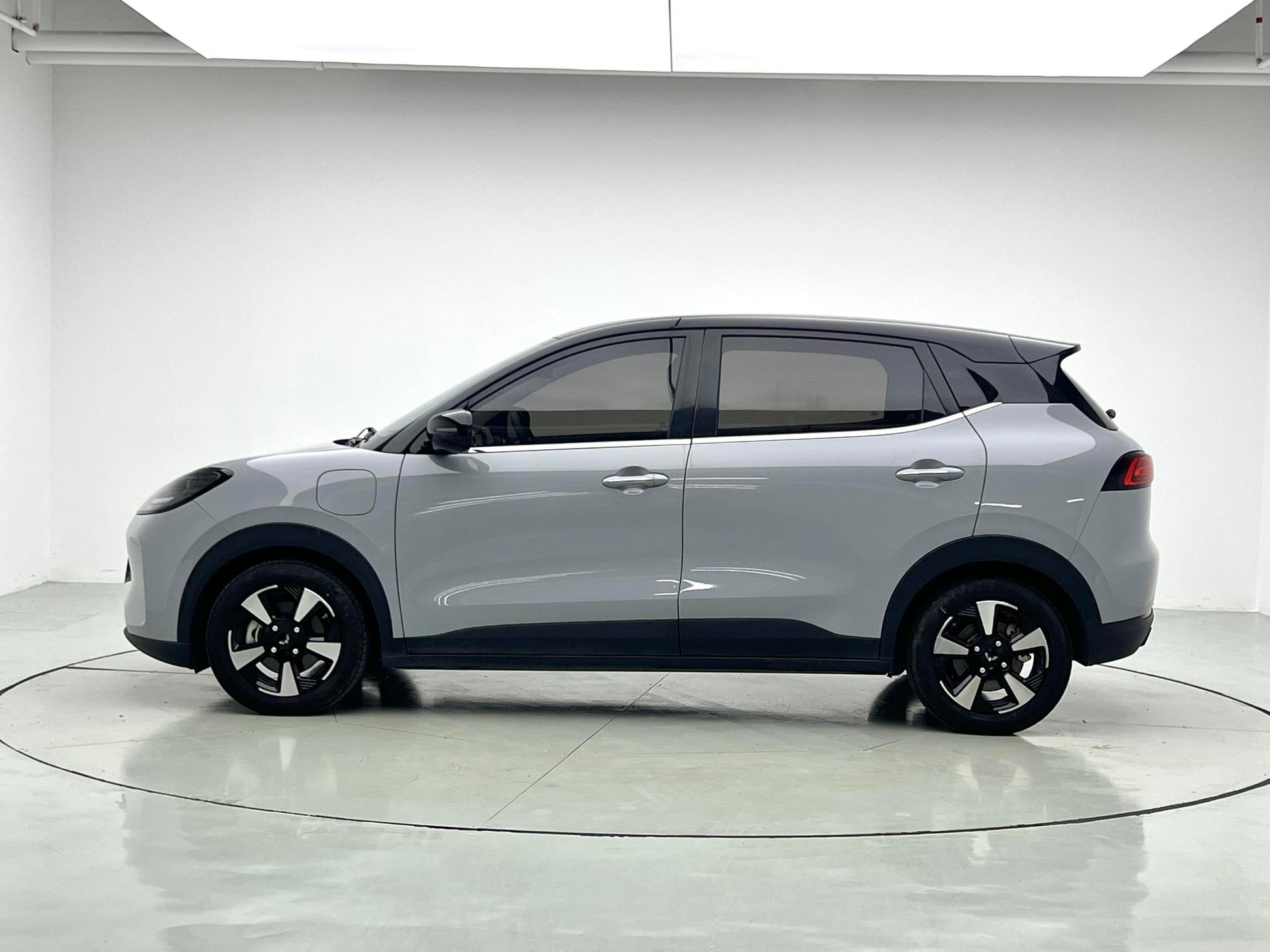 Certificated Pre-Owned SAIC-GM-Wuling Bingo PLUS 2024 Edition 330km Five-seater Version -u24127708