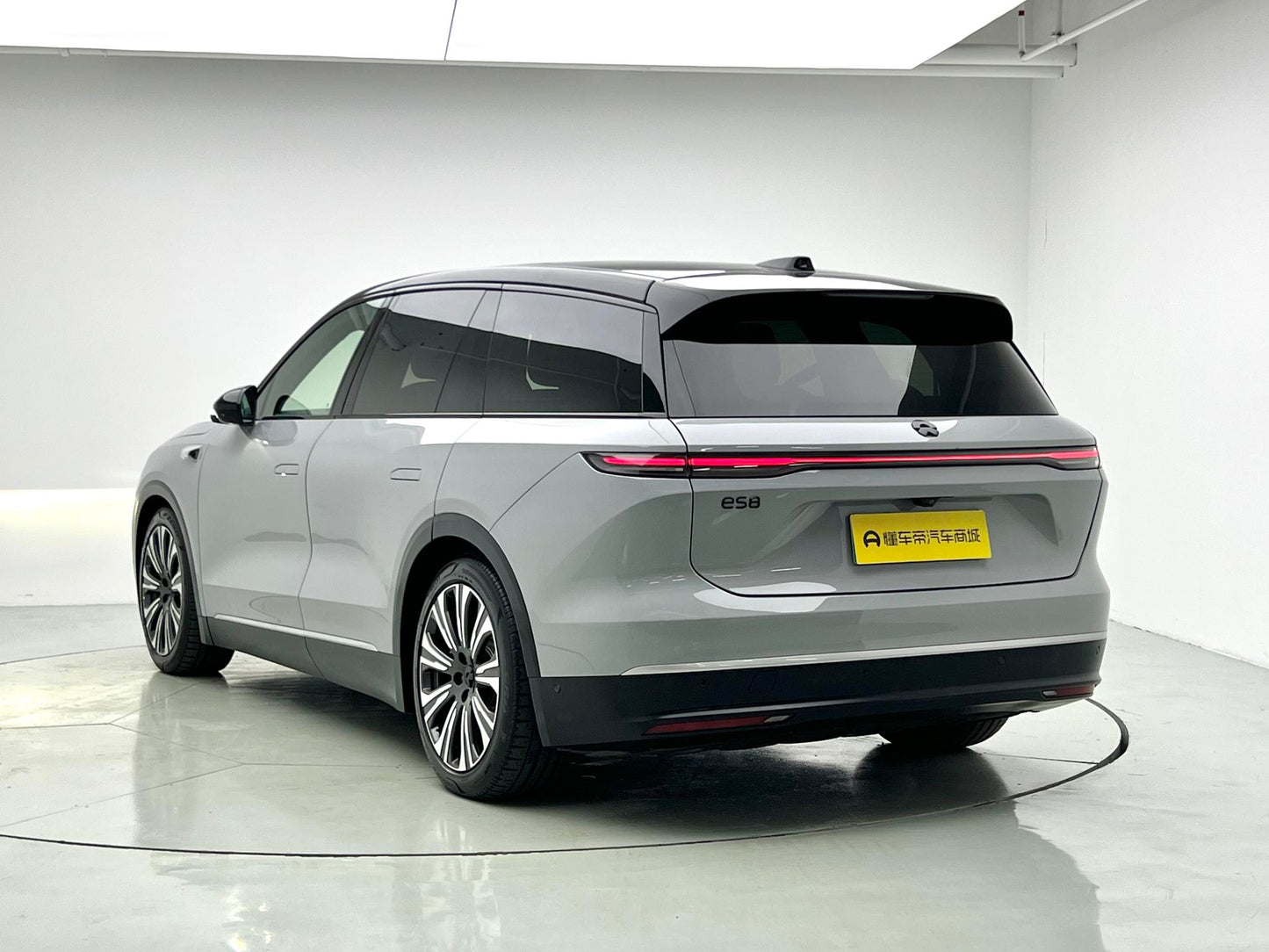 Certificated Pre-Owned NIO ES8 2023 75kWh Executive Edition -u24105319