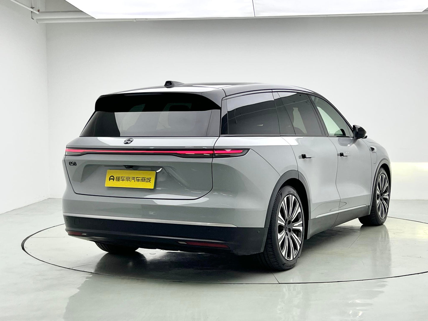 Certificated Pre-Owned NIO ES8 2023 75kWh Executive Edition -u24105319
