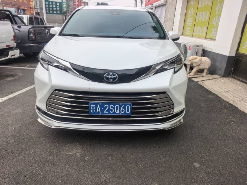 2023 Toyota Sienna 2.5L CVT Hybrid Comfort -CG1697656