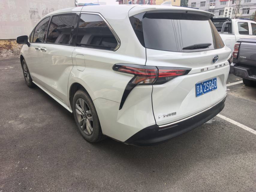 2023 Toyota Sienna 2.5L CVT Hybrid Comfort -CG1697656