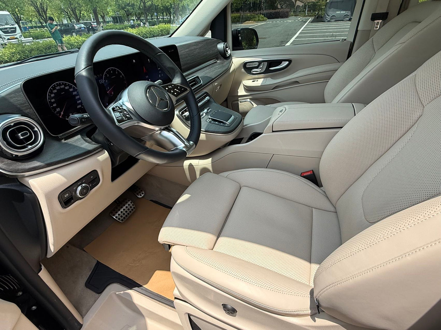 2024 Mercedes-Benz V-Class V 300 L Long Wheelbase Luxury Version -CG1697761
