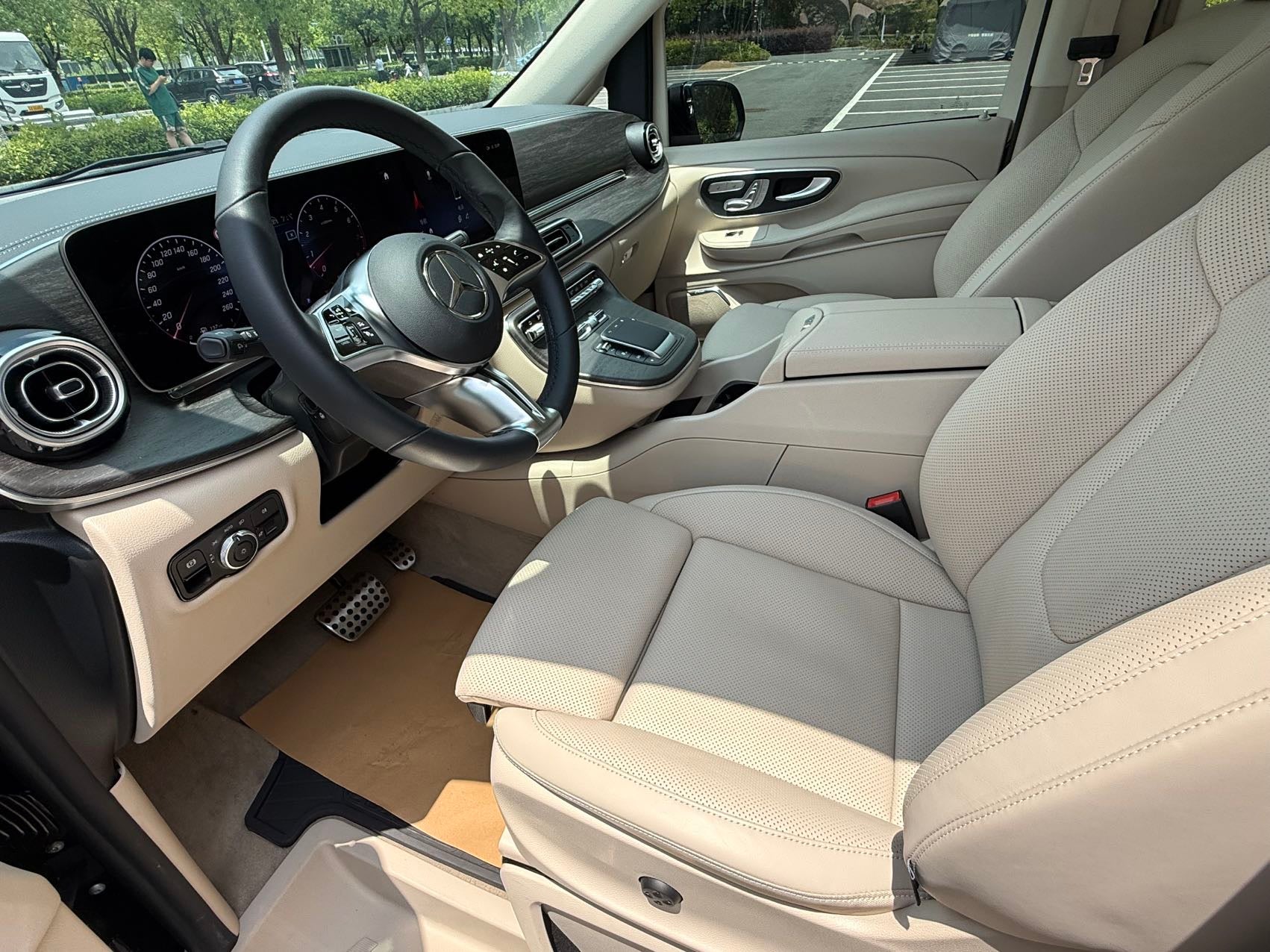 2024 Mercedes-Benz V-Class V 300 L Long Wheelbase Luxury Version -CG1697761