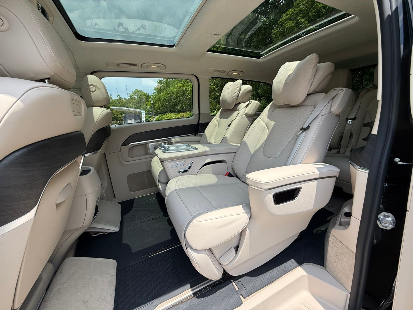 2024 Mercedes-Benz V-Class V 300 L Long Wheelbase Luxury Version -CG1697761