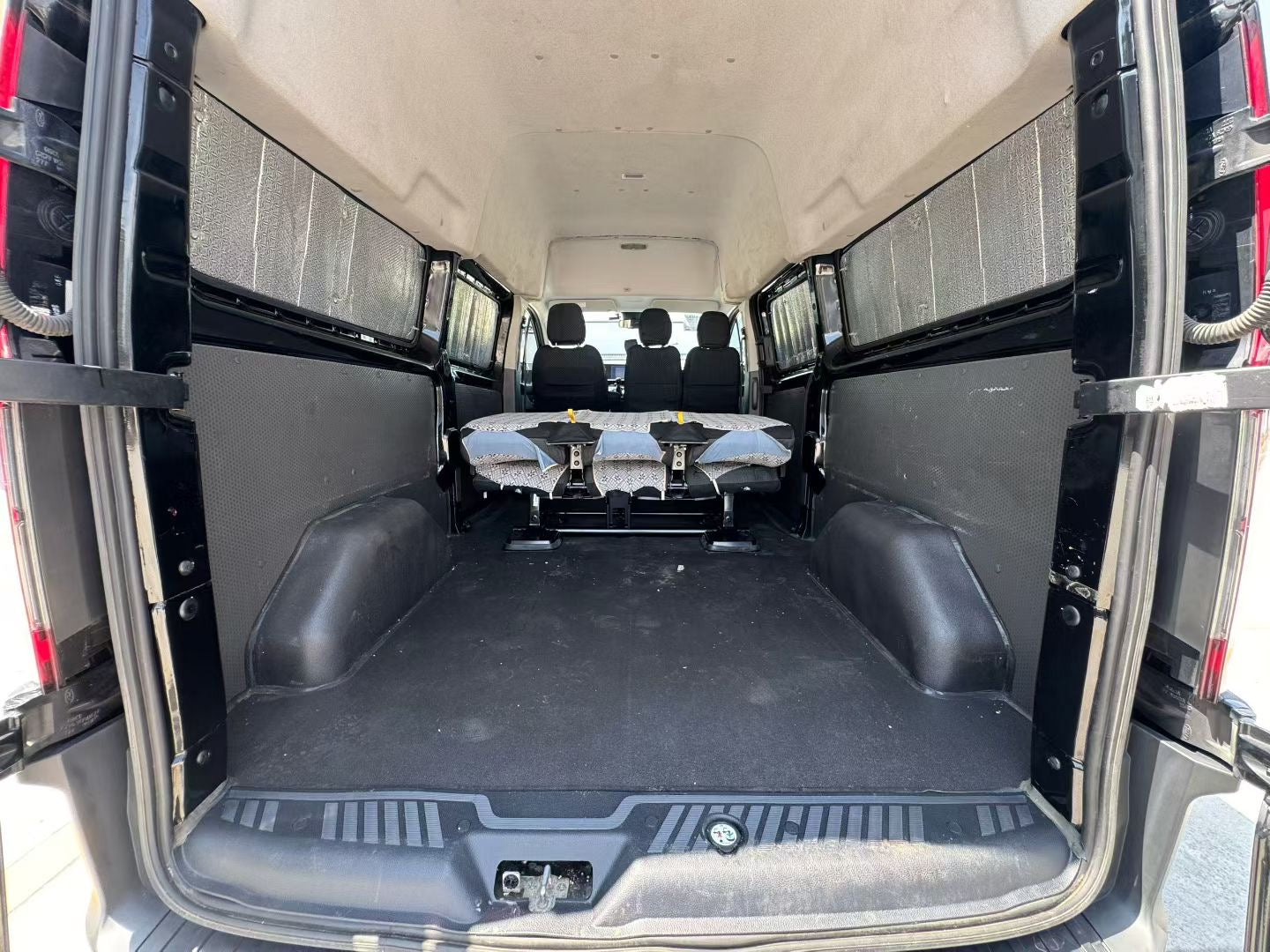 2023 Ford Transit 2.0T Diesel Manual Multi-purpose Commercial Vehicle Medium Wheelbase Medium Roof 5/6-seater -CG1697857