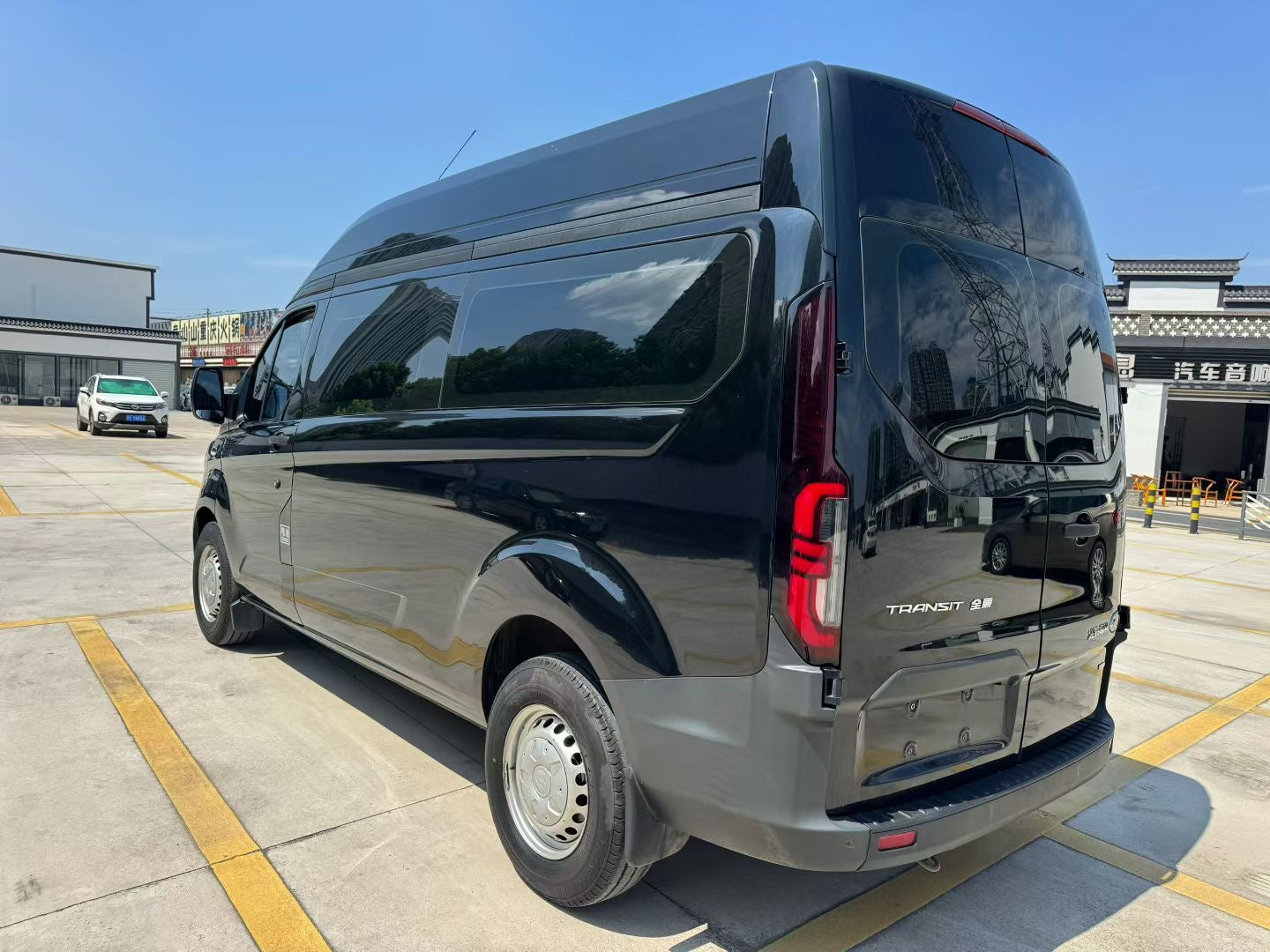 2023 Ford Transit 2.0T Diesel Manual Multi-purpose Commercial Vehicle Medium Wheelbase Medium Roof 5/6-seater -CG1697857