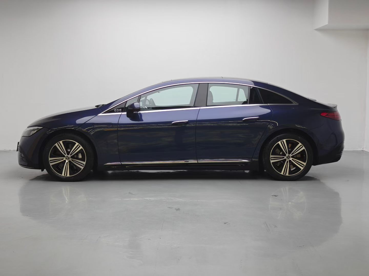 2022 Mercedes-Benz EQE Electric EQE 350 Luxury -CG1699144