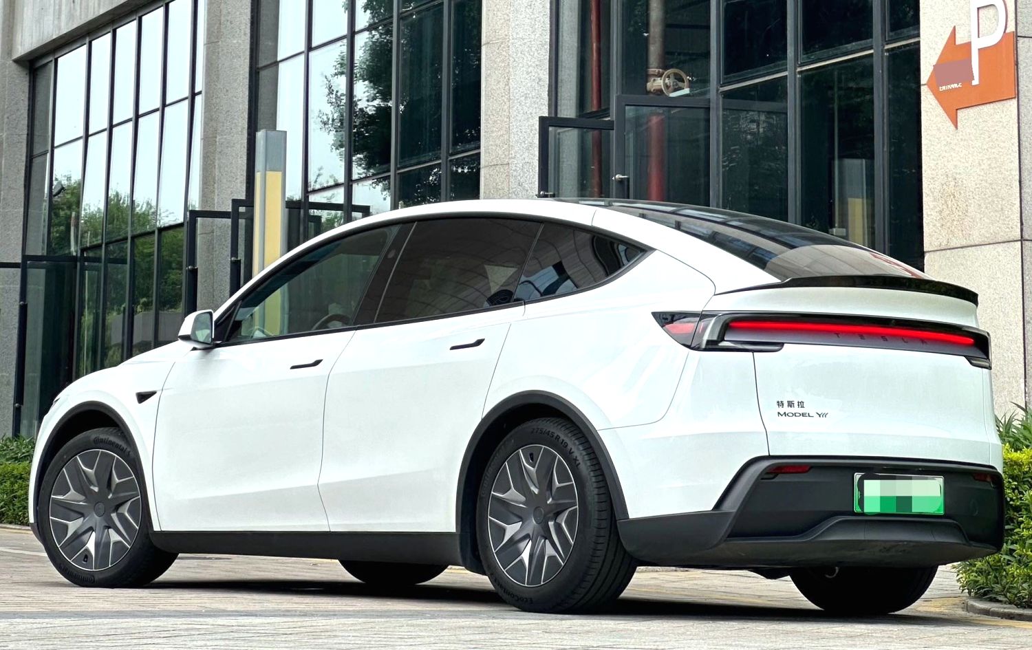 2025 Model Y L Long Range All-Wheel Drive Version -CG1699171