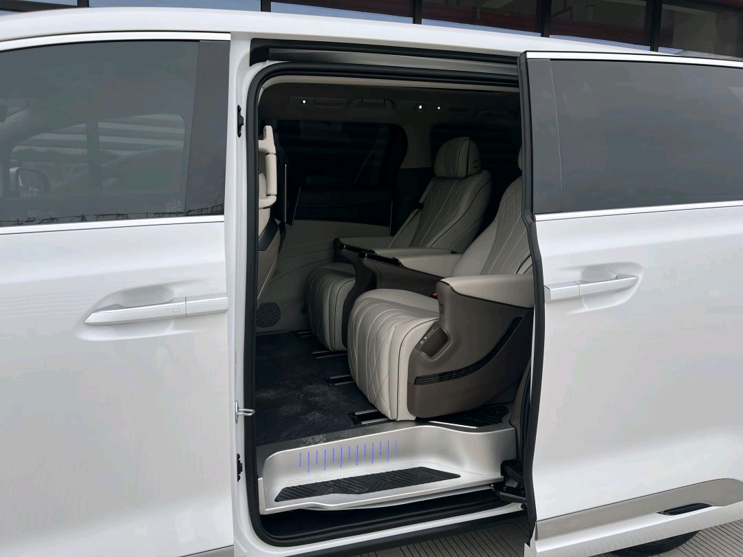 2022 Denza D9 1.5T CVT DM-i 970km AWD Premium 7-Seater -CG1699349