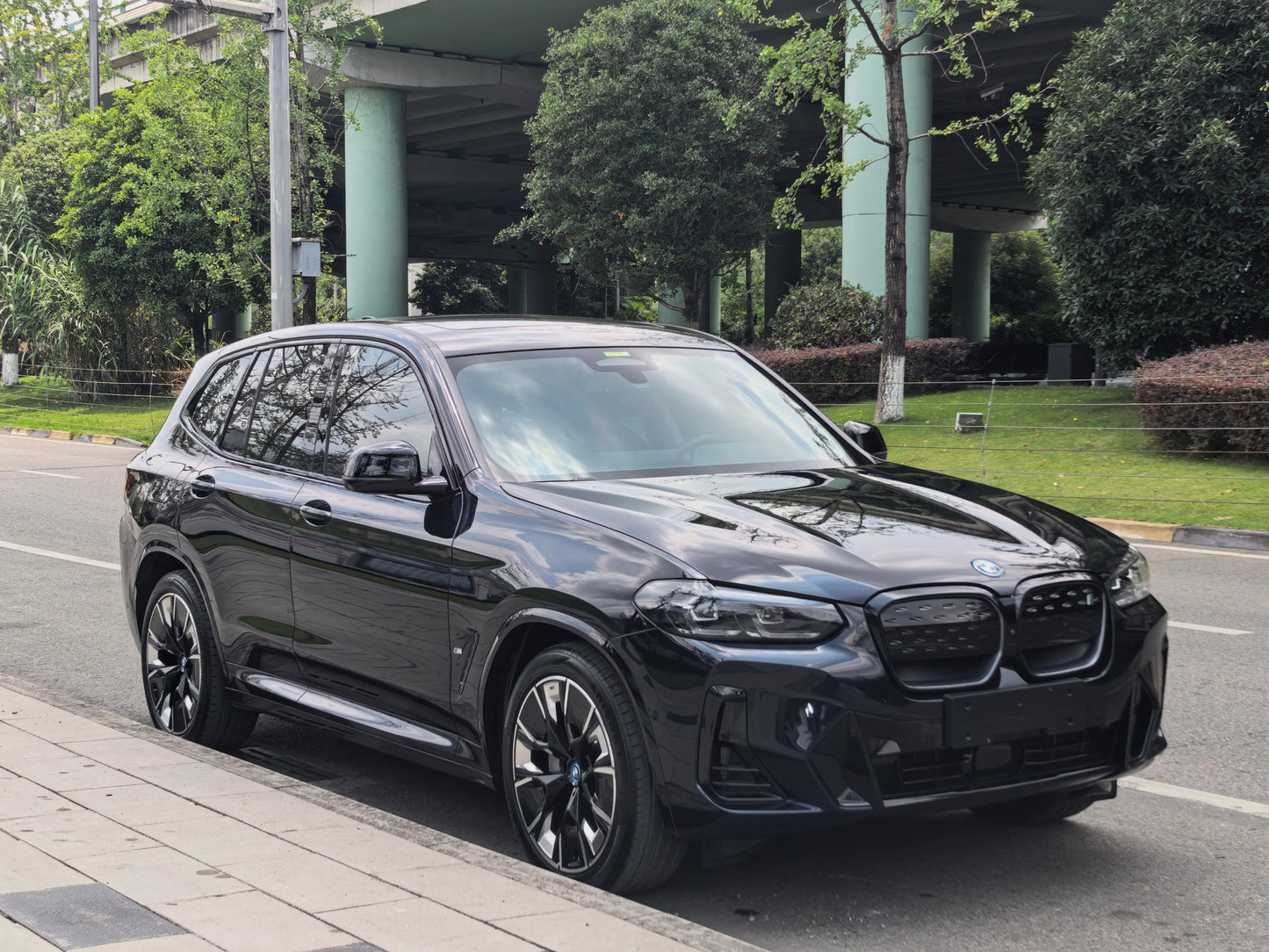 2024 BMW iX3 Leading Edition -CG1699395