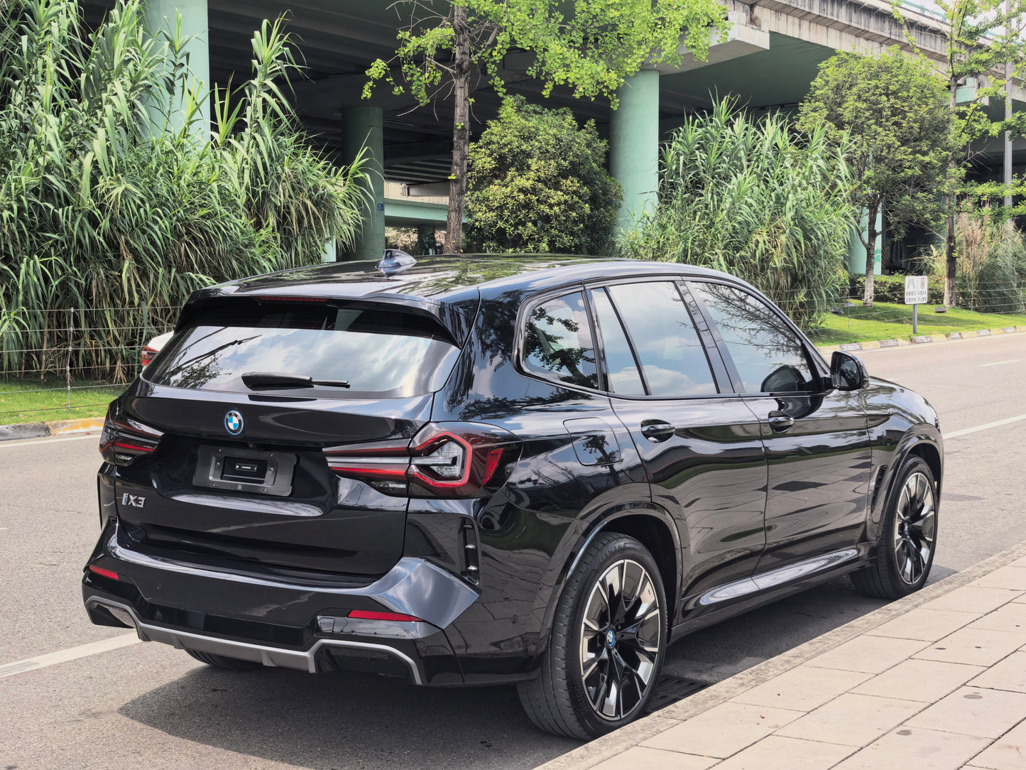 2024 BMW iX3 Leading Edition -CG1699395