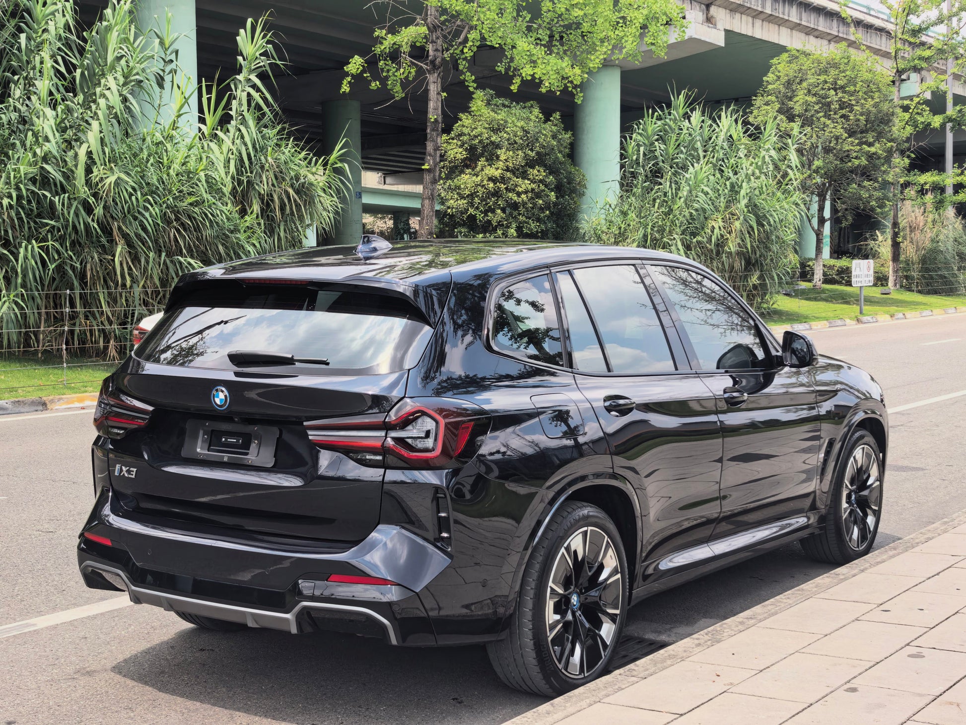 2024 BMW iX3 Leading Edition -CG1699395