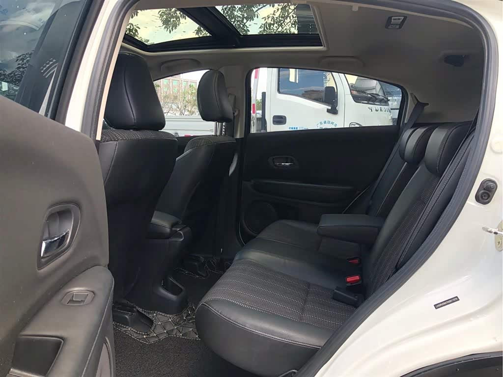 2017 Honda Vezel 1.8L CVT Two-Wheel Drive Pioneer -CG1701508