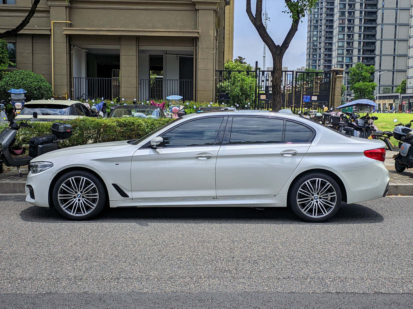 2018 BMW 5 Series 2.0T Automatic 530Li Leading Edition M Sport Package Facelift -CG1701614