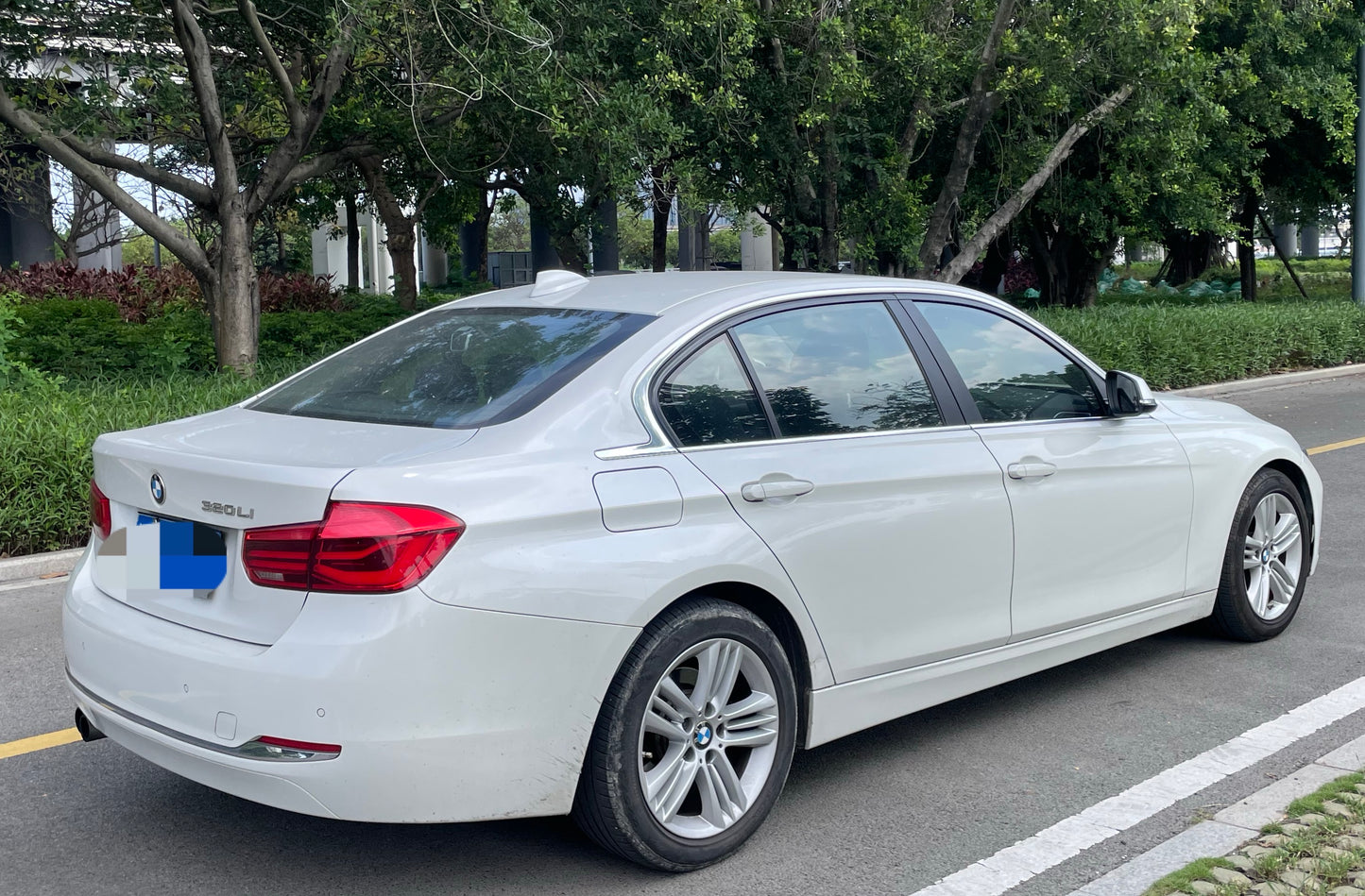 2017 BMW 3 Series 2.0T Automatic 320Li Fashion -CG1701478