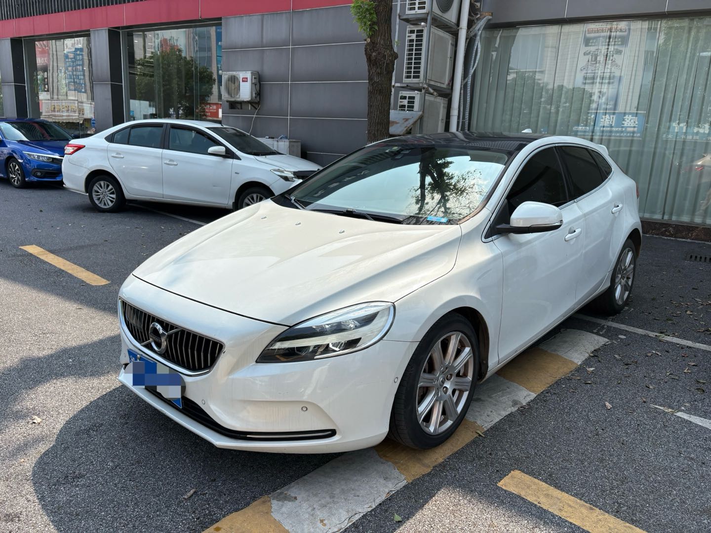 2017 Volvo V40 1.5T Automatic T3 Zhiyi Edition -CG1701703