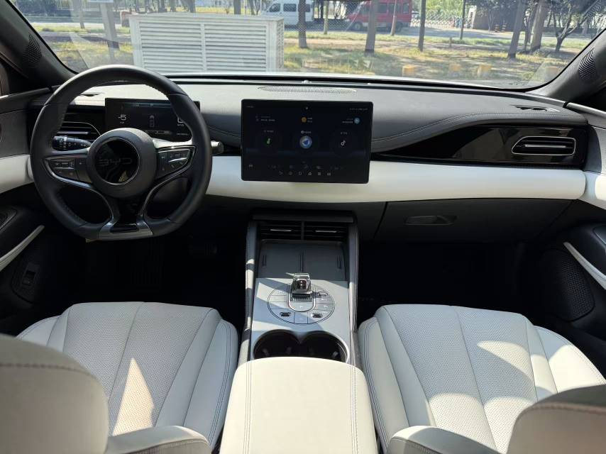2024 Seal 06 DM-i 80KM Premium -CG1702496
