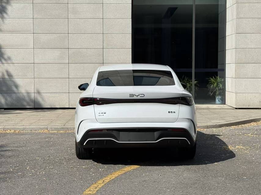 2024 Seal 06 DM-i 80KM Premium -CG1702496