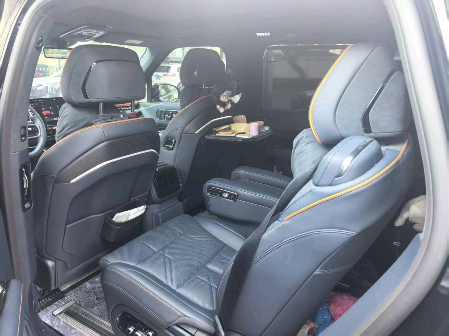 2025 Zeekr 9X 70kWh Midnight Edition -CG1702550
