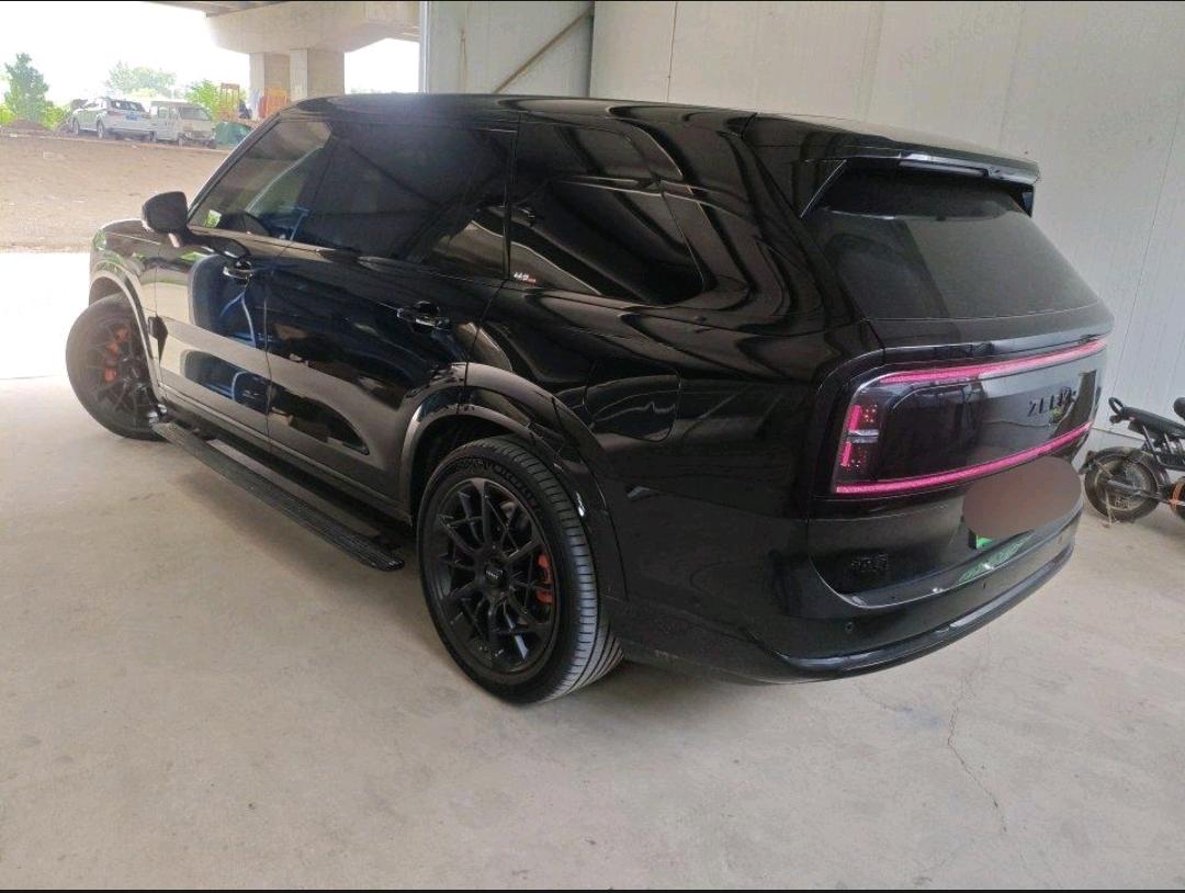 2025 Zeekr 9X 70kWh Midnight Edition -CG1702550