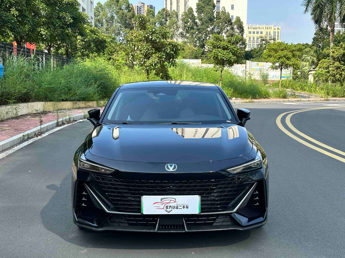 2023 Changan UNI-V iDD 1.5T Electric Three-Clutch 113km Zhiku -CG1702566