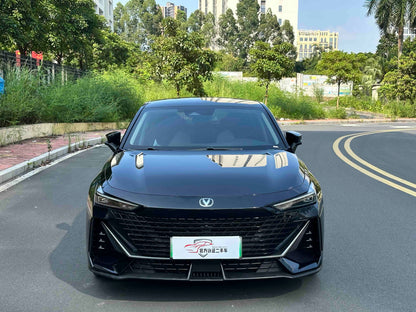 2023 Changan UNI-V iDD 1.5T Electric Three-Clutch 113km Zhiku -CG1702566