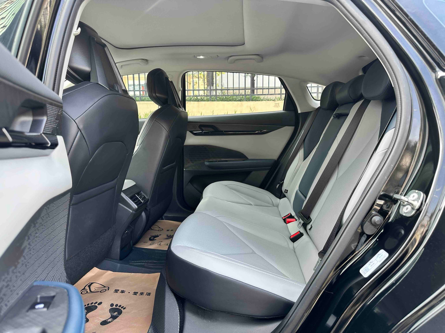 2023 Changan UNI-V iDD 1.5T Electric Three-Clutch 113km Zhiku -CG1702566