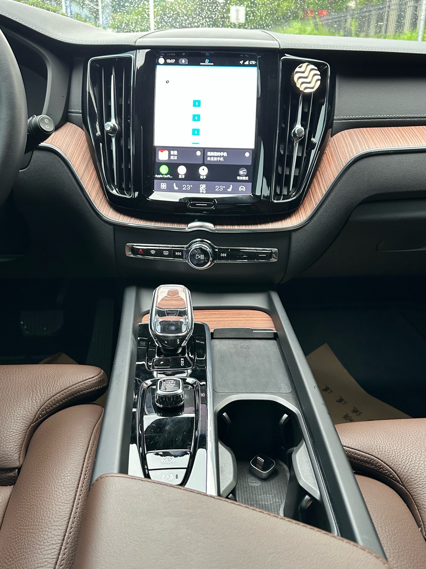 2024 Volvo XC60 New Energy T8 Plug-in Hybrid Long Range AWD Zhiya Luxury Edition -CG1702579