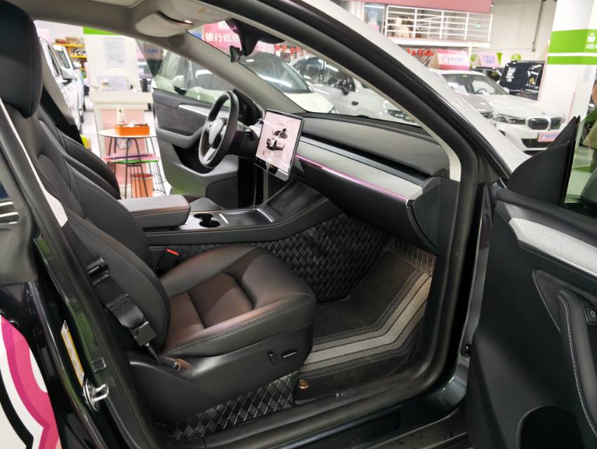 2024 Tesla Model Y Rear-Wheel Drive -CG1702693