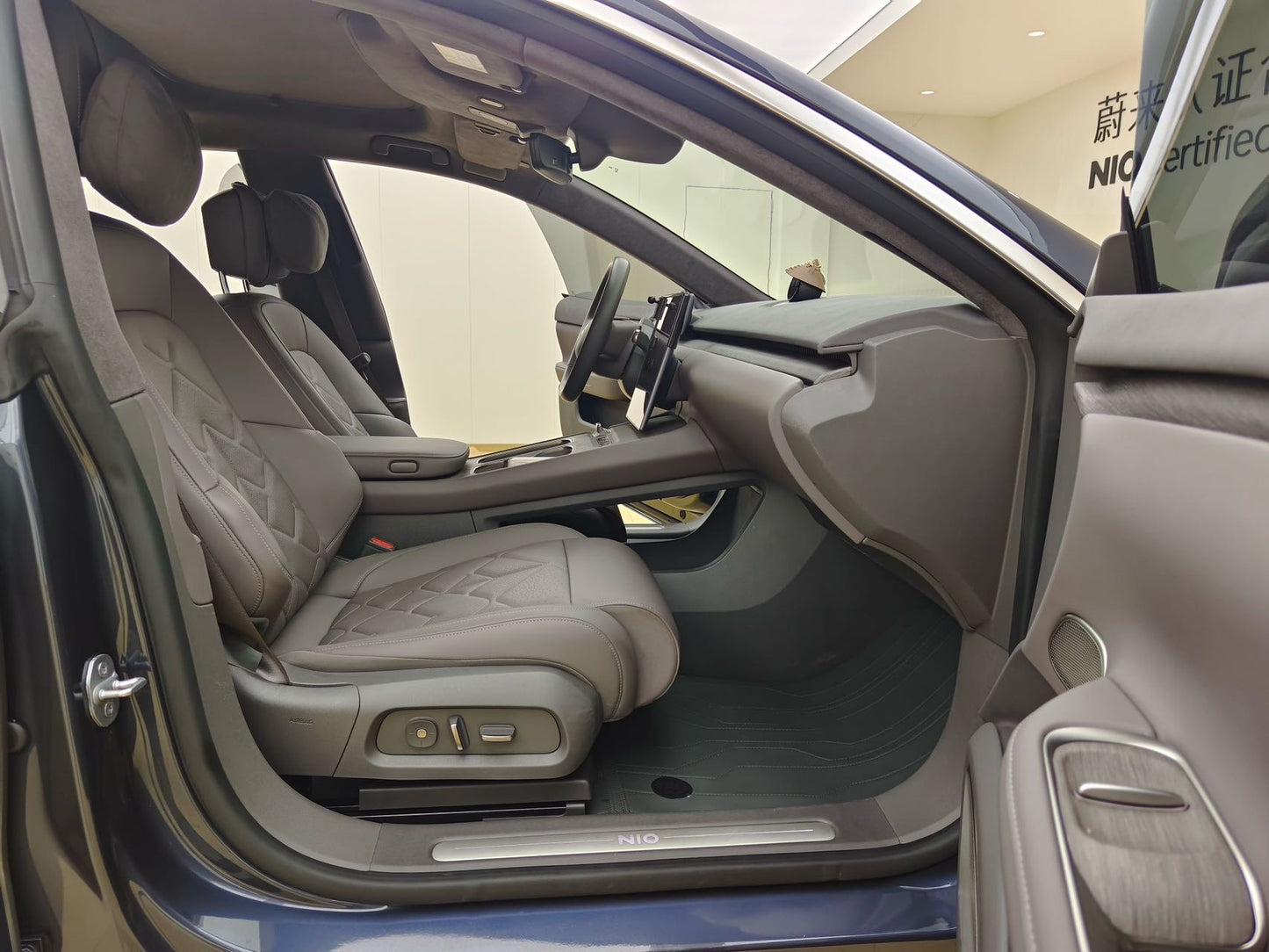 2024 Nio ET7 75kWh Executive Edition -CG1703367