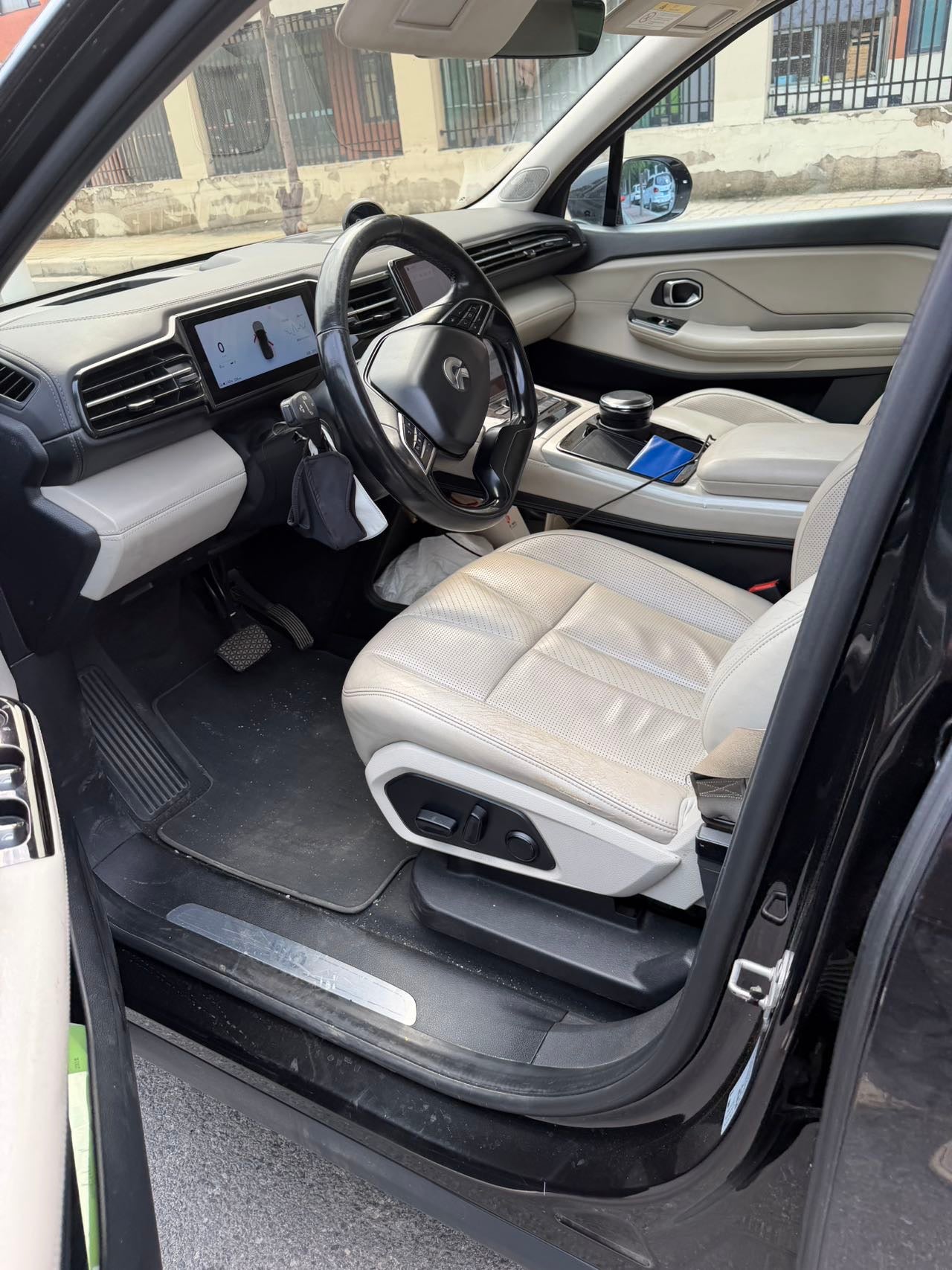 2018 NIO ES8 Electric Founder Edition -CG1703391