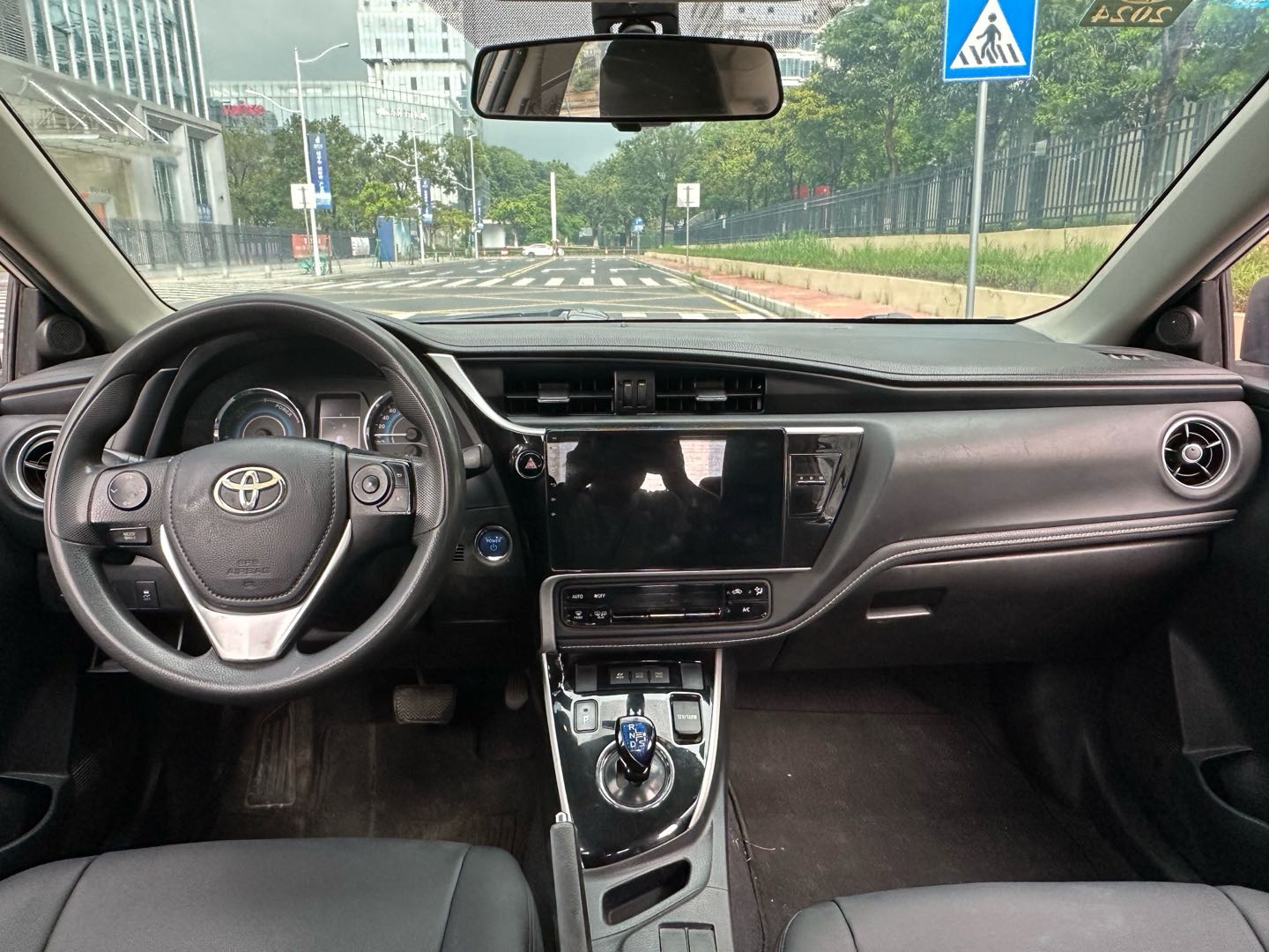 2017 Toyota Corolla 1.8L CVT Hybrid Leading Edition Facelift -CG1703736