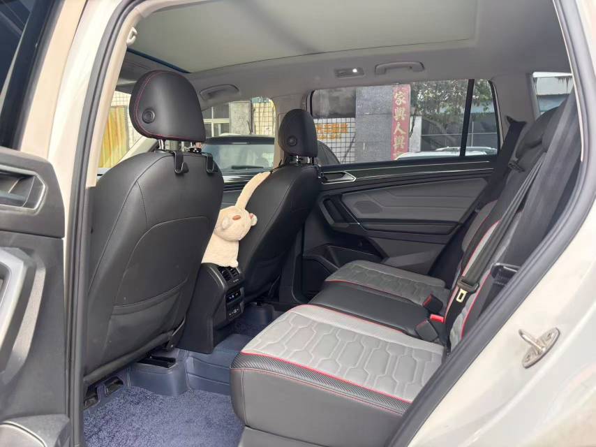 2022 Volkswagen Tiguan L 2.0T 330TSI Dual-Two-Wheel Drive R-Line Flagship -CG1703930