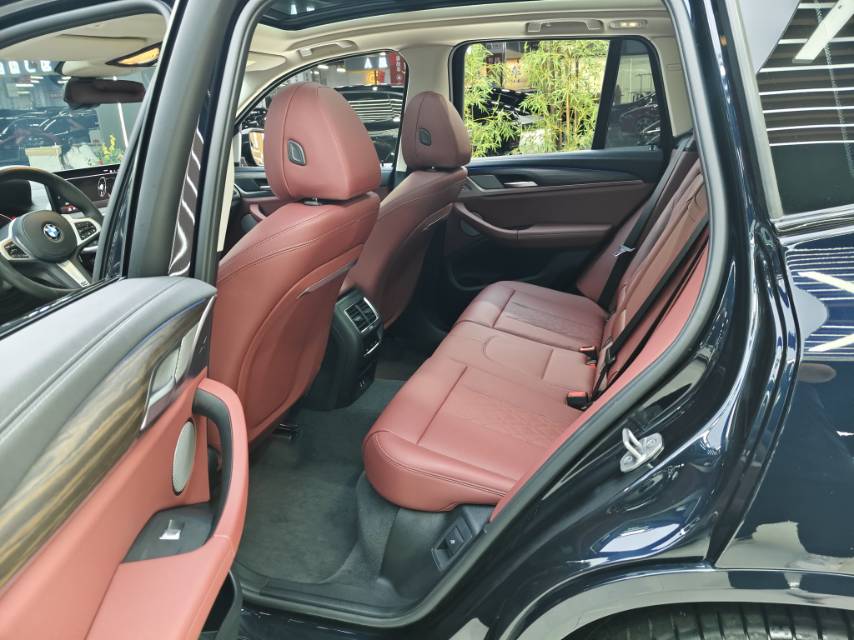2022 BMW X3 2.0T Automatic Facelift II xDrive 30i Leading M Sport Night Package -CG1704003