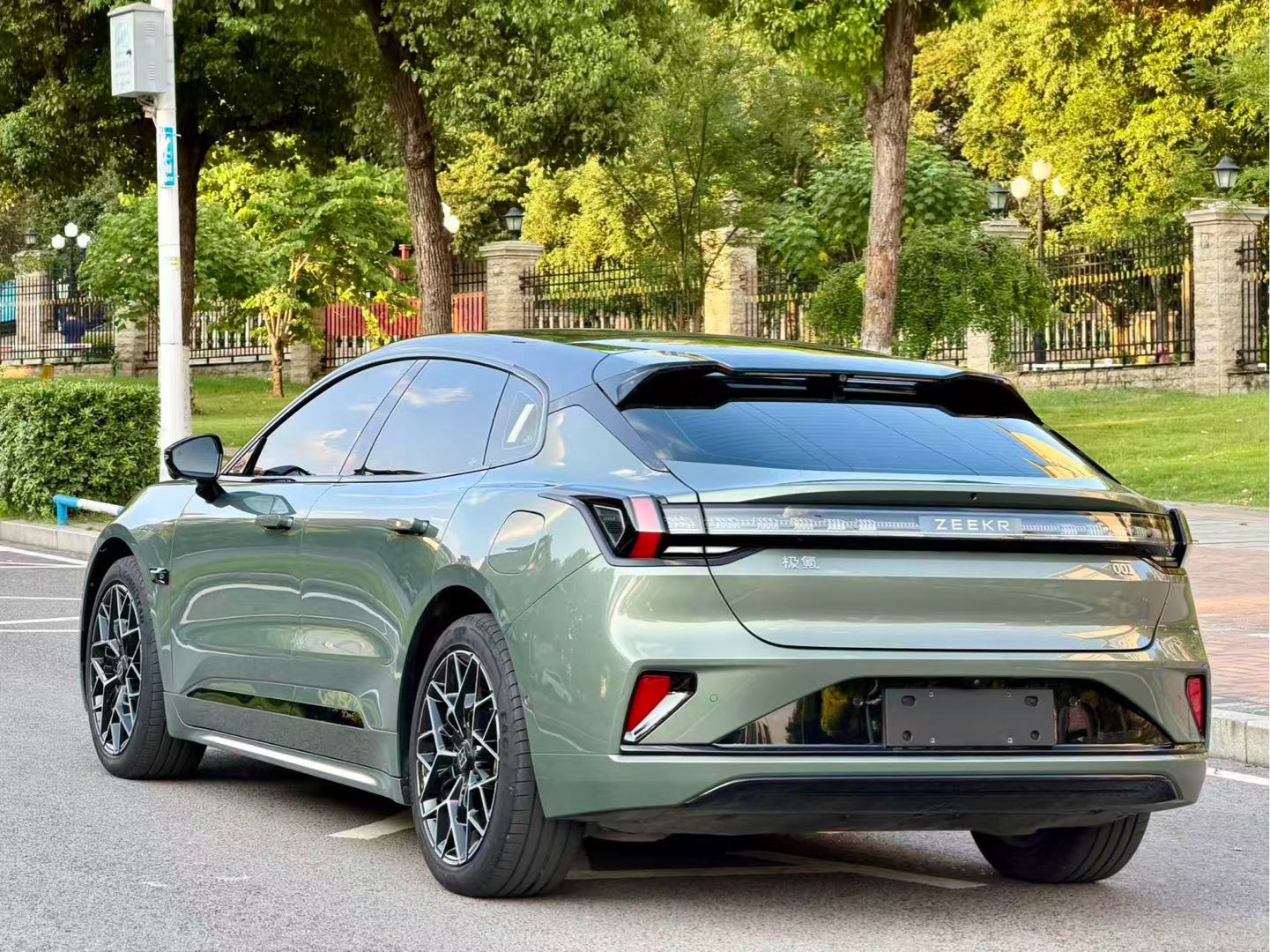 2024 Zeekr 001 WE Version 95kWh AWD -CG1704375