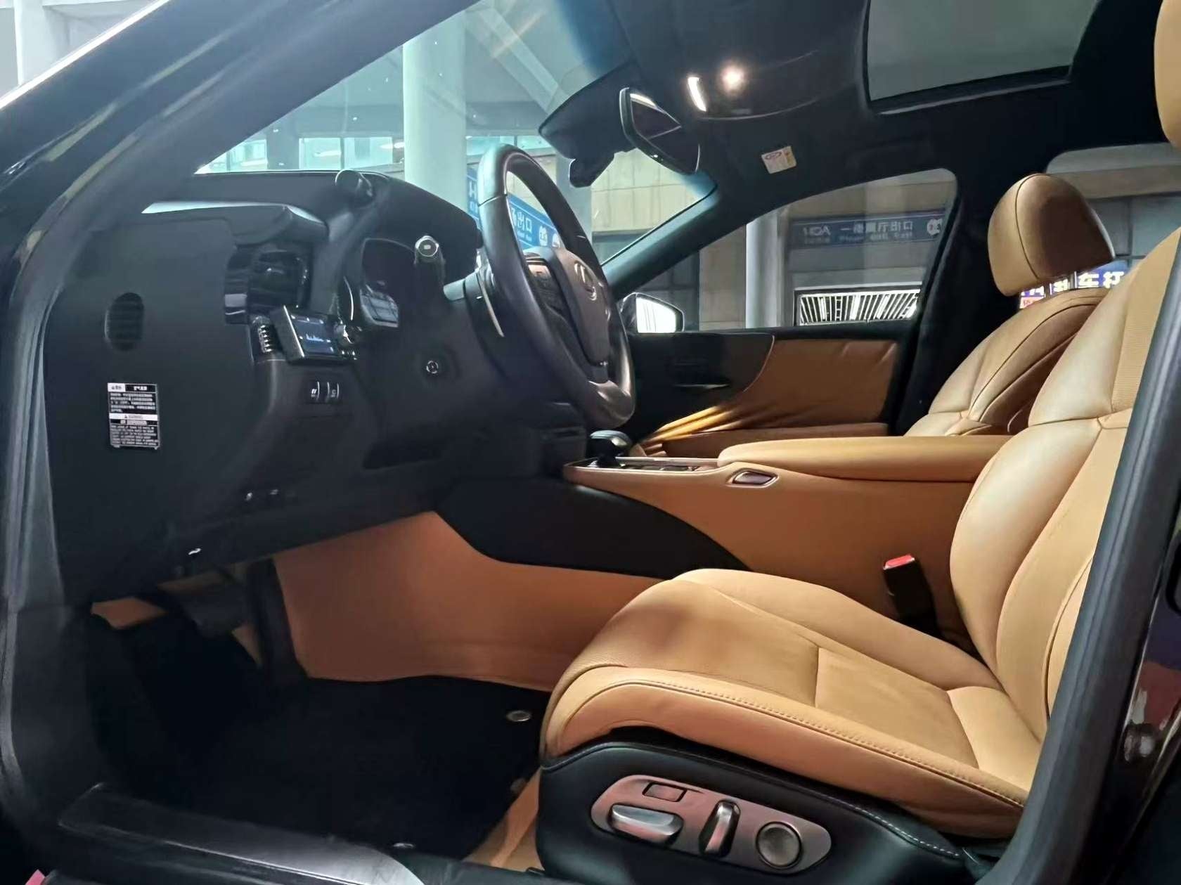 2021 Lexus LS 3.5L CVT 500h Excellence -CG1704837