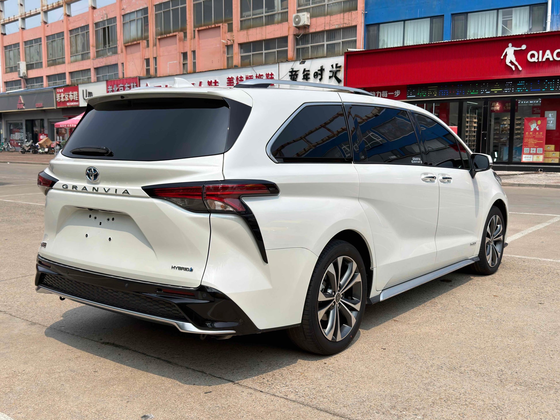 2023 Toyota Granvia 2.5L E-CVT Hybrid Premium PLUS -CG1704857