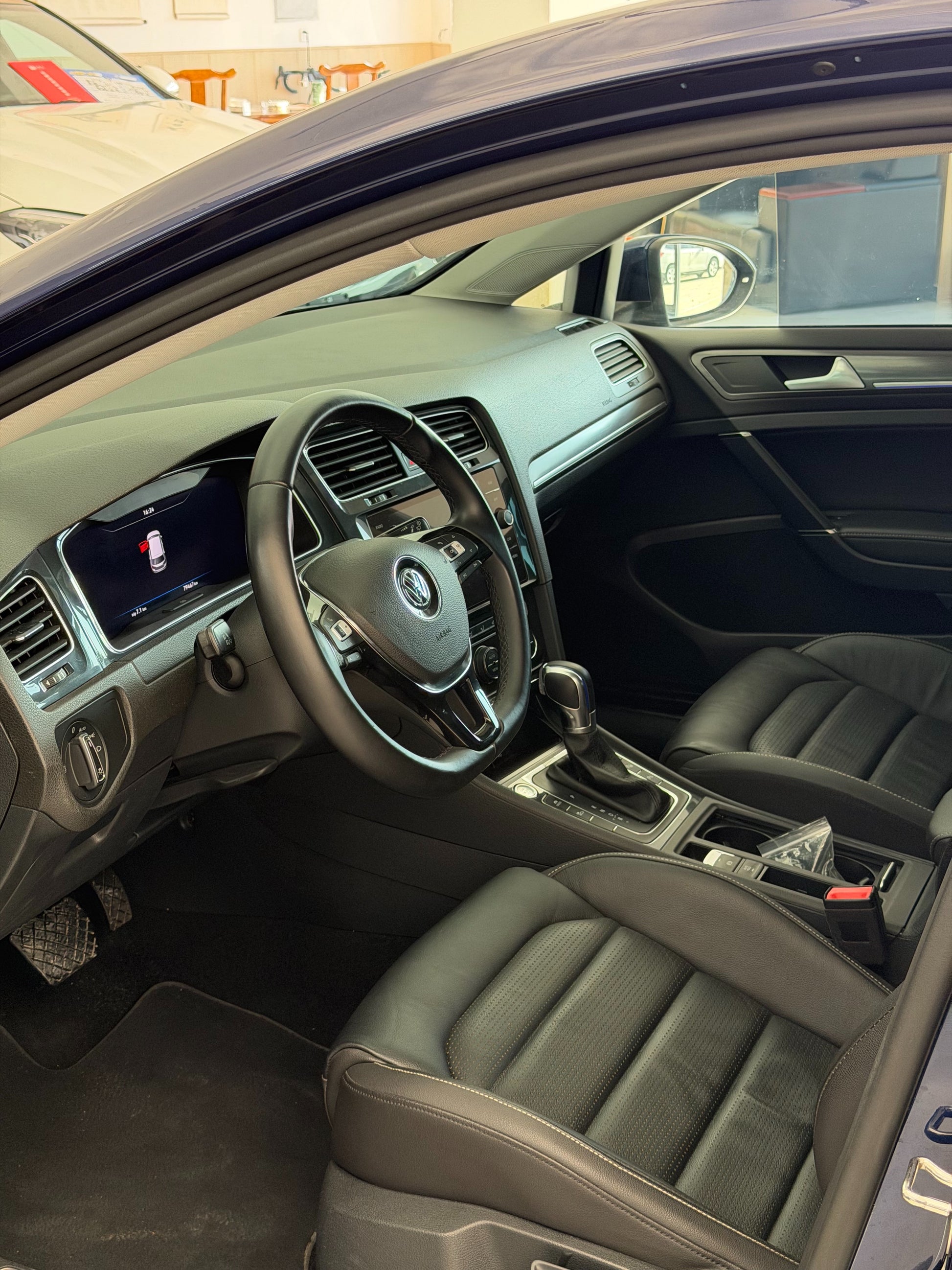 2018 Volkswagen Golf Electric e-Golf -CG1705300