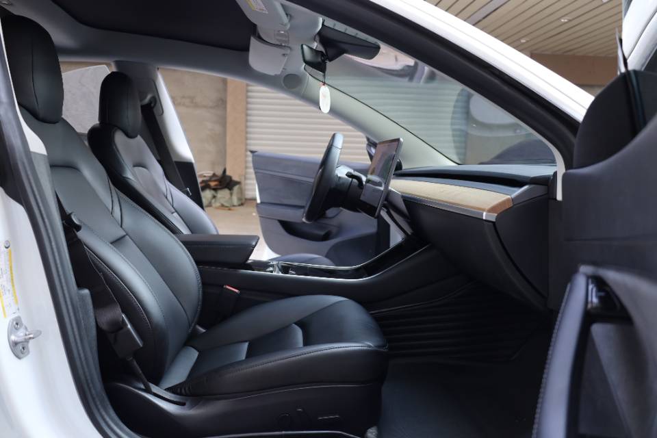 2019 Tesla Model 3 Electric Standard Range Rear-Wheel Drive Upgrade Edition -CG1705324