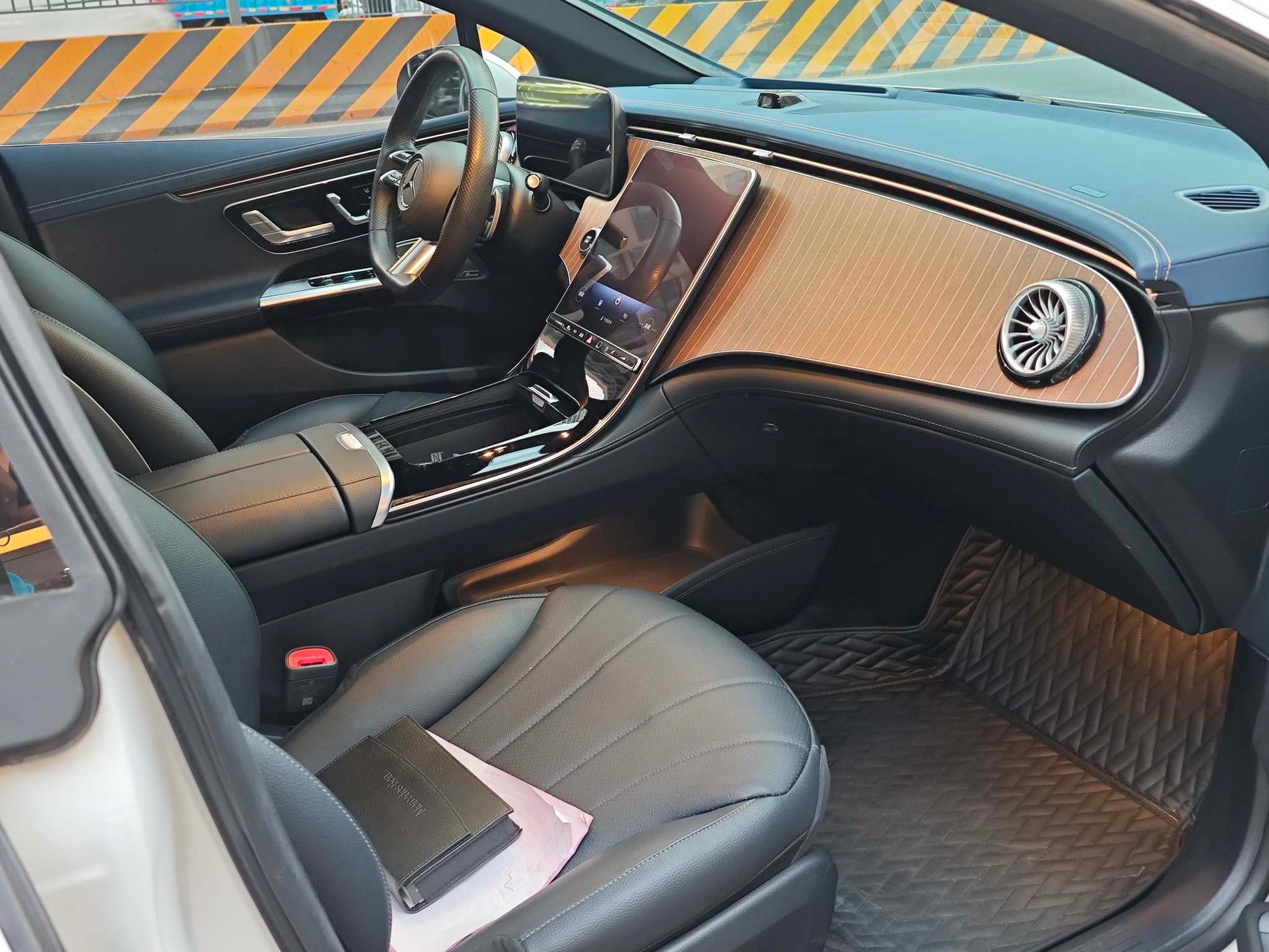 2022 Mercedes-Benz EQE Electric EQE 350 Luxury -CG1705333