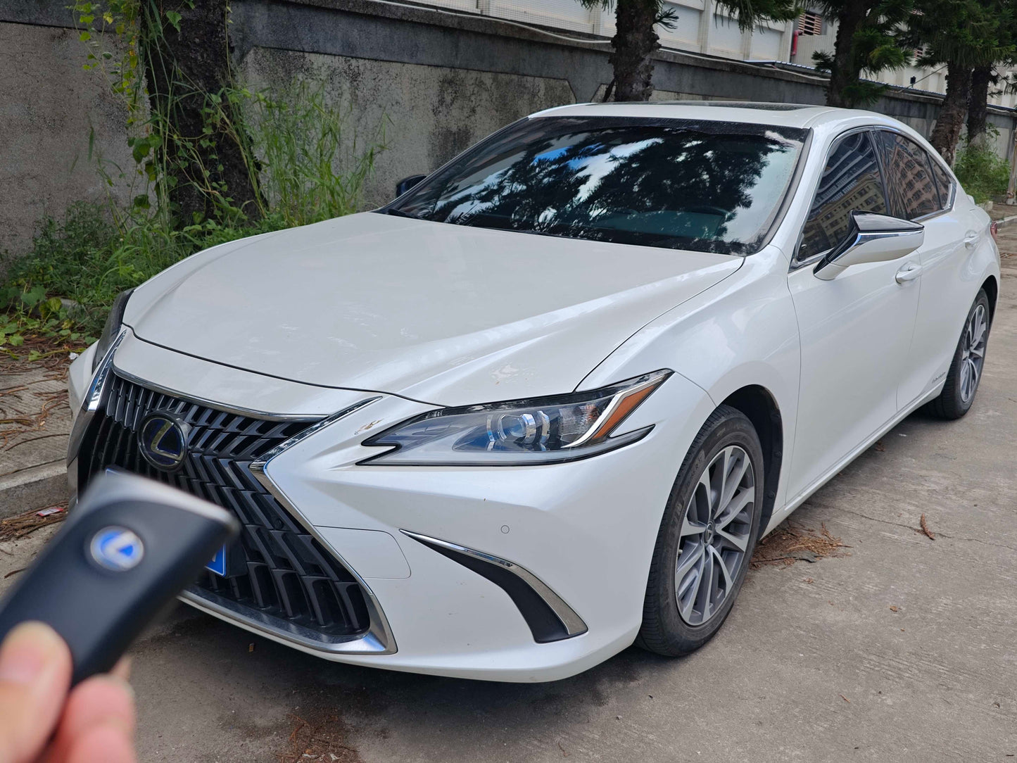 2021 Lexus ES 2.5L CVT 300h Premium Edition -CG1705558